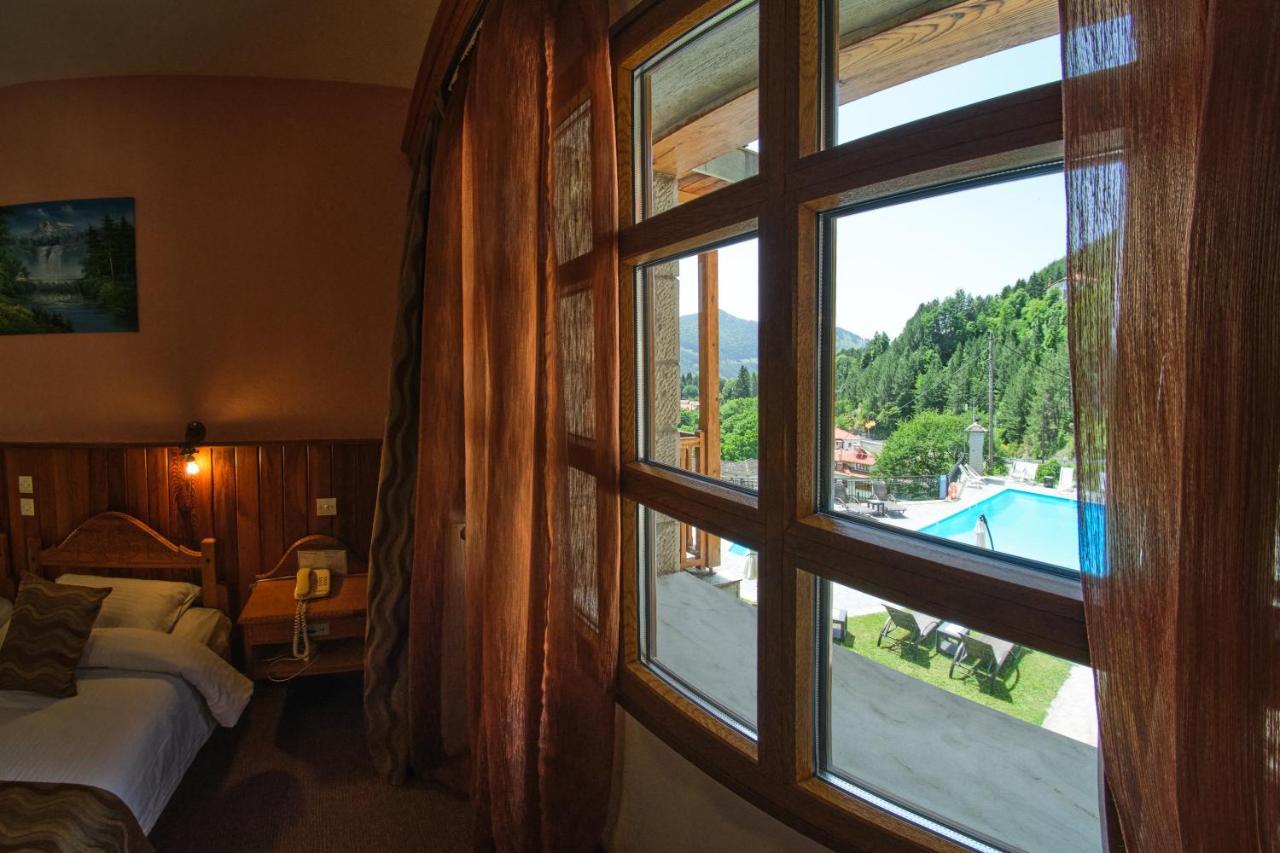 Hotel Victoria Мецово Екстериор снимка