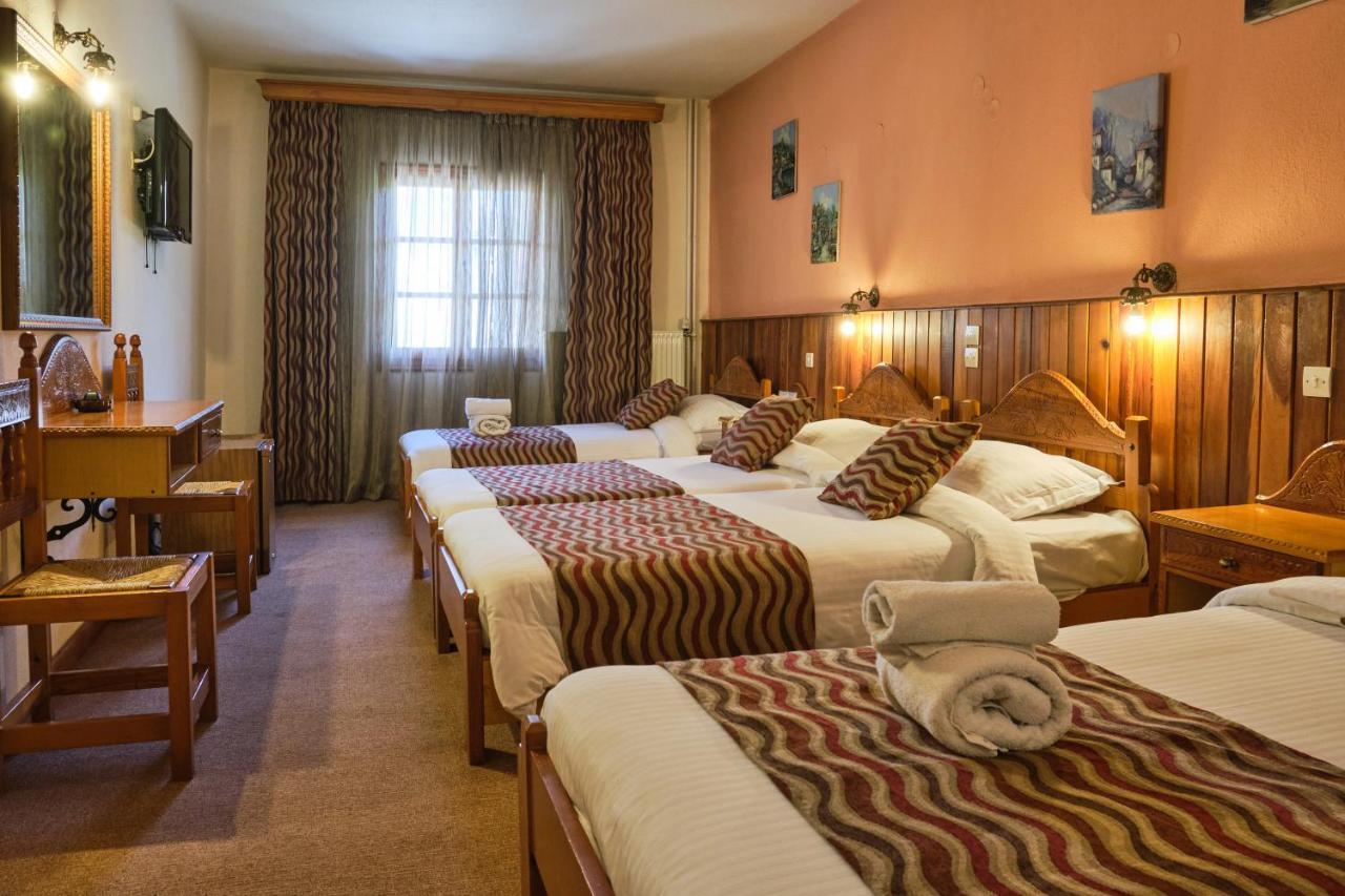 Hotel Victoria Мецово Екстериор снимка
