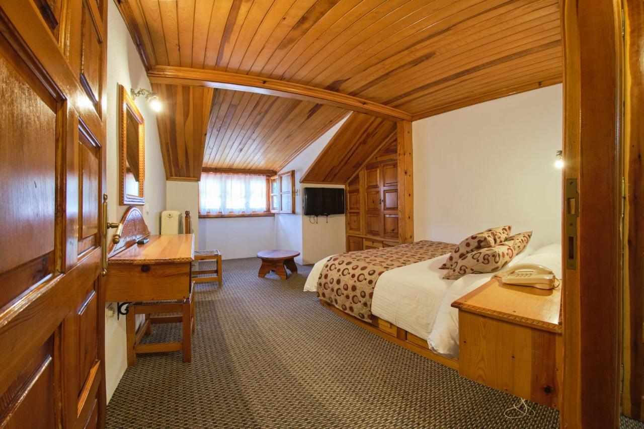 Hotel Victoria Мецово Екстериор снимка